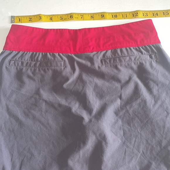 NWOT Adidas golf skirt with built in shorts . Size XS - Picture 5 of 6